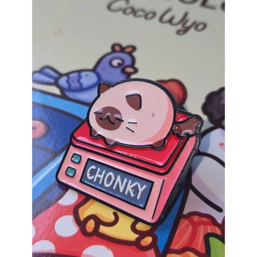 Honken chonken chonky Boi cat scale enamel pin